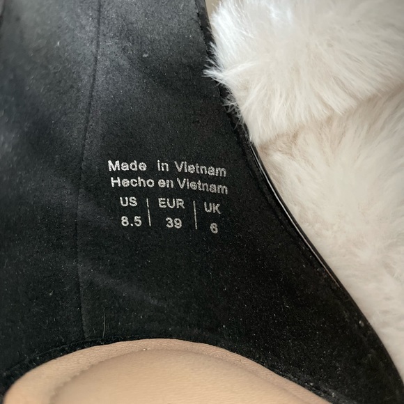 ALDO Strappy Black Patent Heel Sandal - Picture 6 of 8